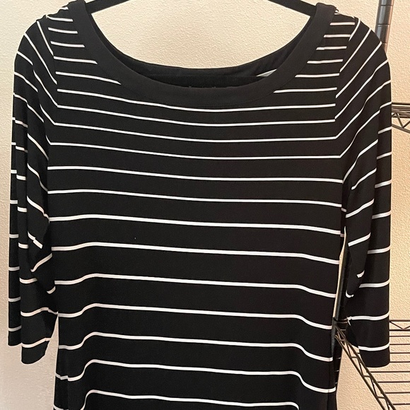 White House Black Market 3/4 Length sleeve tunic - Picture 2 of 6